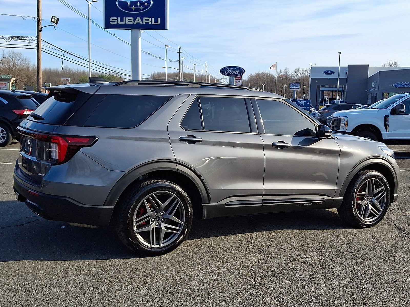 2025 Ford Explorer ST-Line