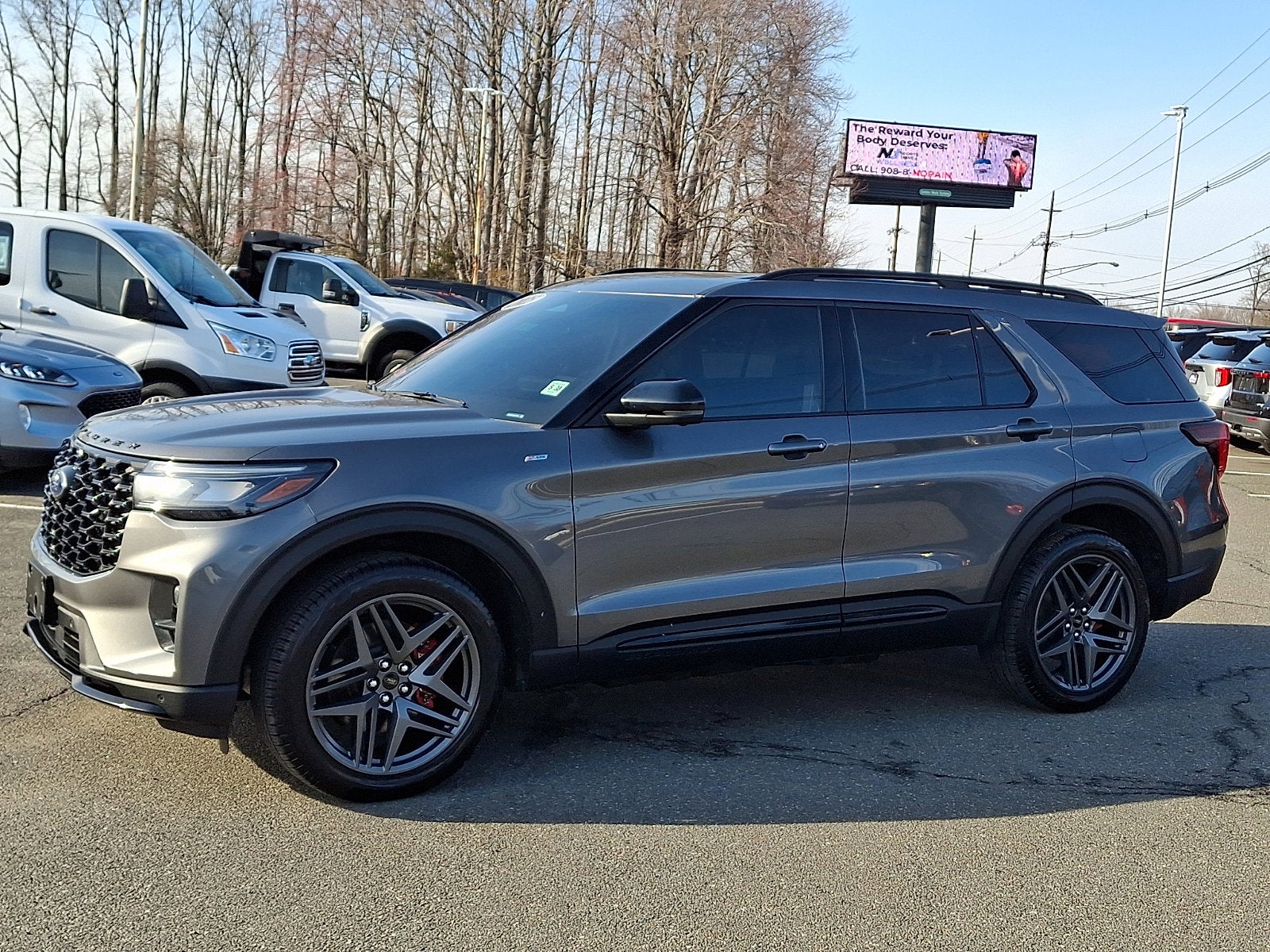 2025 Ford Explorer ST-Line