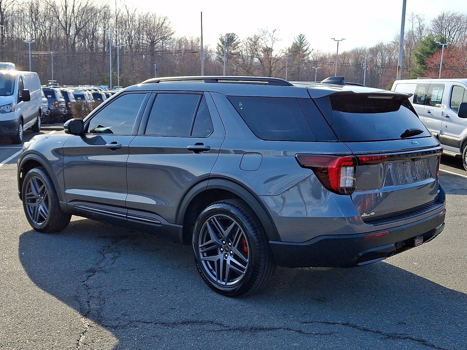 2025 Ford Explorer ST-Line