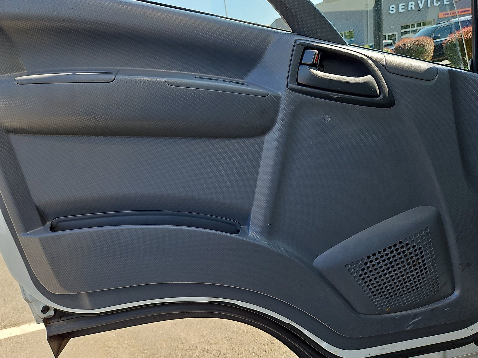 2019 Isuzu NRR 20' Box Truck W/Power Liftgate
