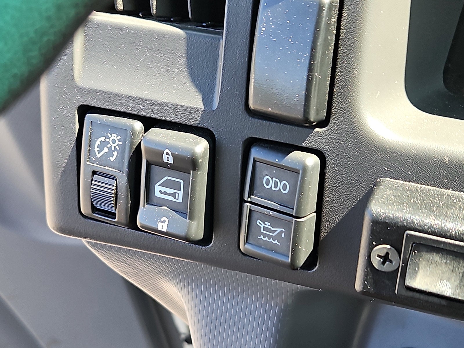 2019 Isuzu NRR 20' Box Truck W/Power Liftgate