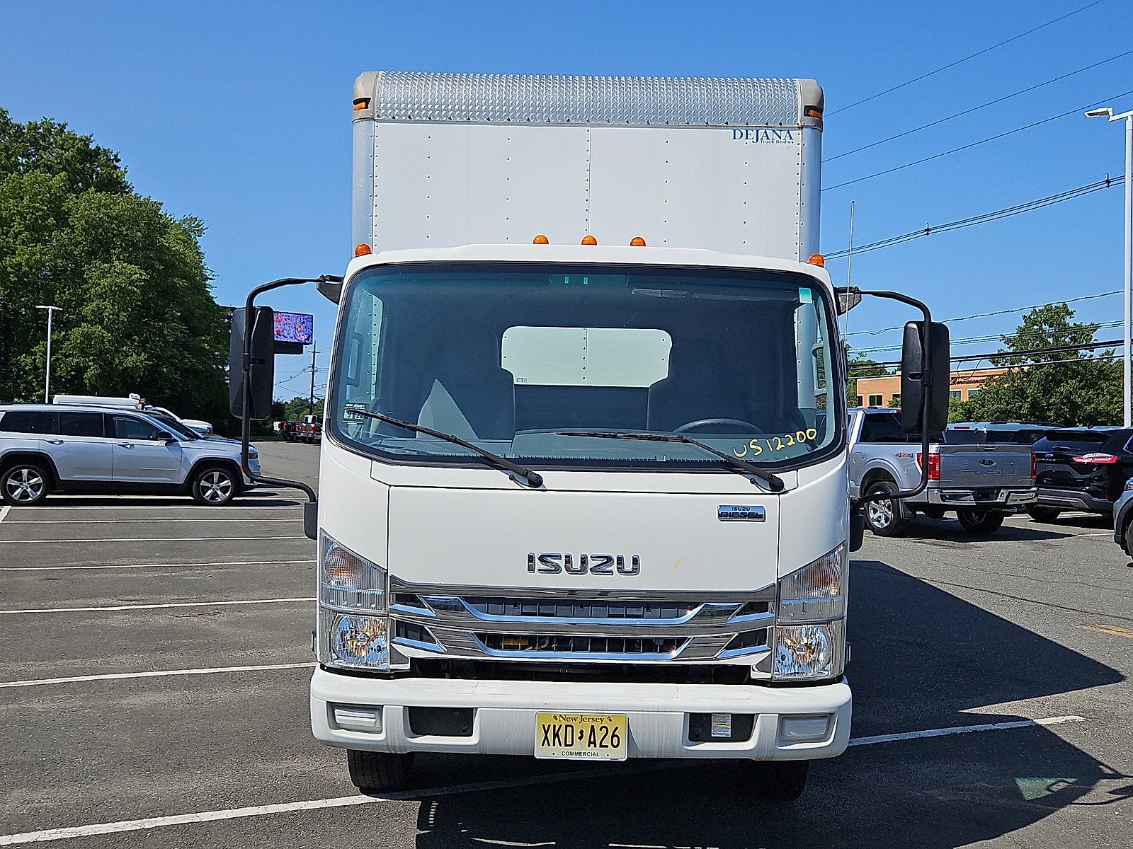 2019 Isuzu NRR 20' Box Truck W/Power Liftgate