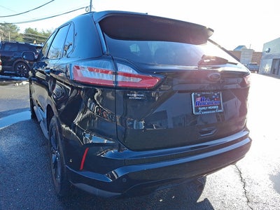 2022 Ford Edge SE