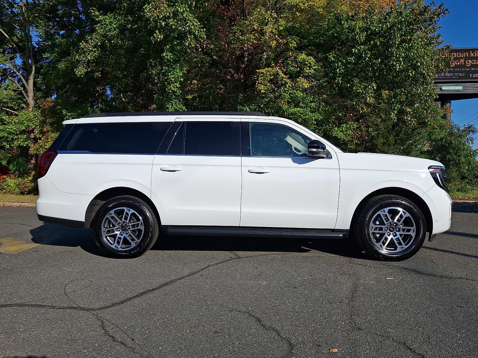 2025 Ford Expedition MAX Active