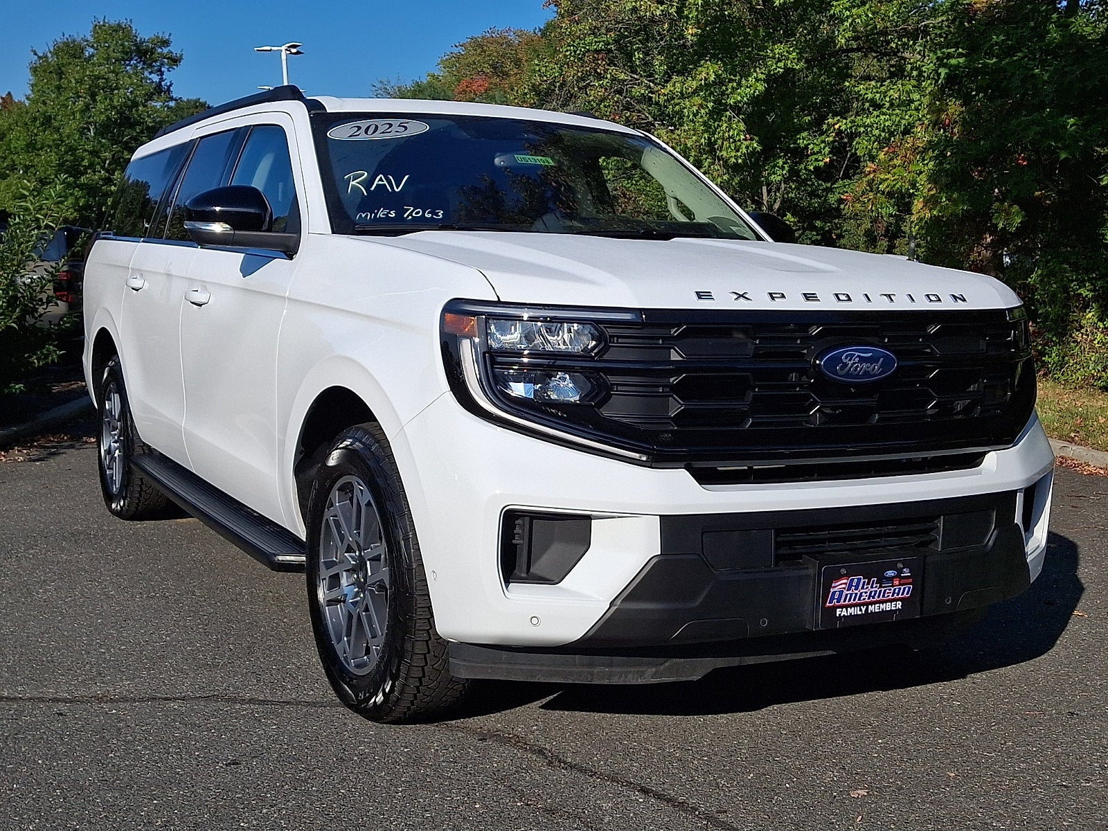 2025 Ford Expedition MAX Active