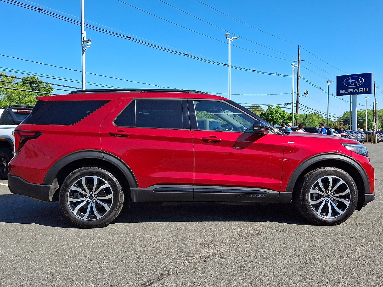2025 Ford Explorer ST-Line