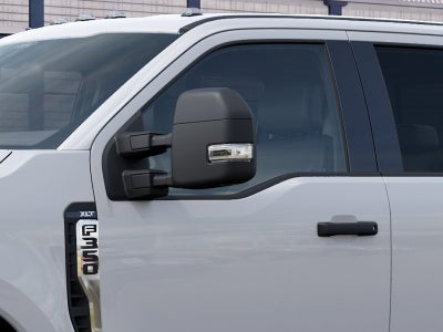 2027 Ford Super Duty F-350 SRW XLT