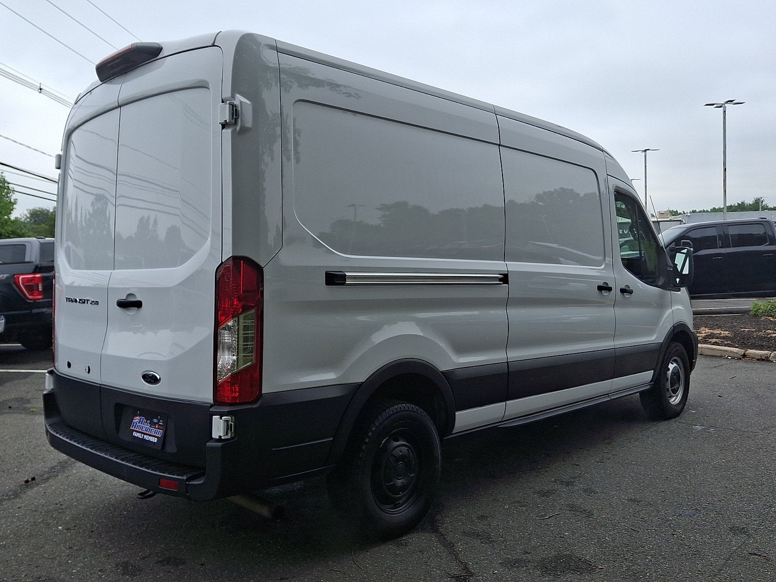 2023 Ford Transit-250 T-250 130" Med Rf 9070 GVWR RWD