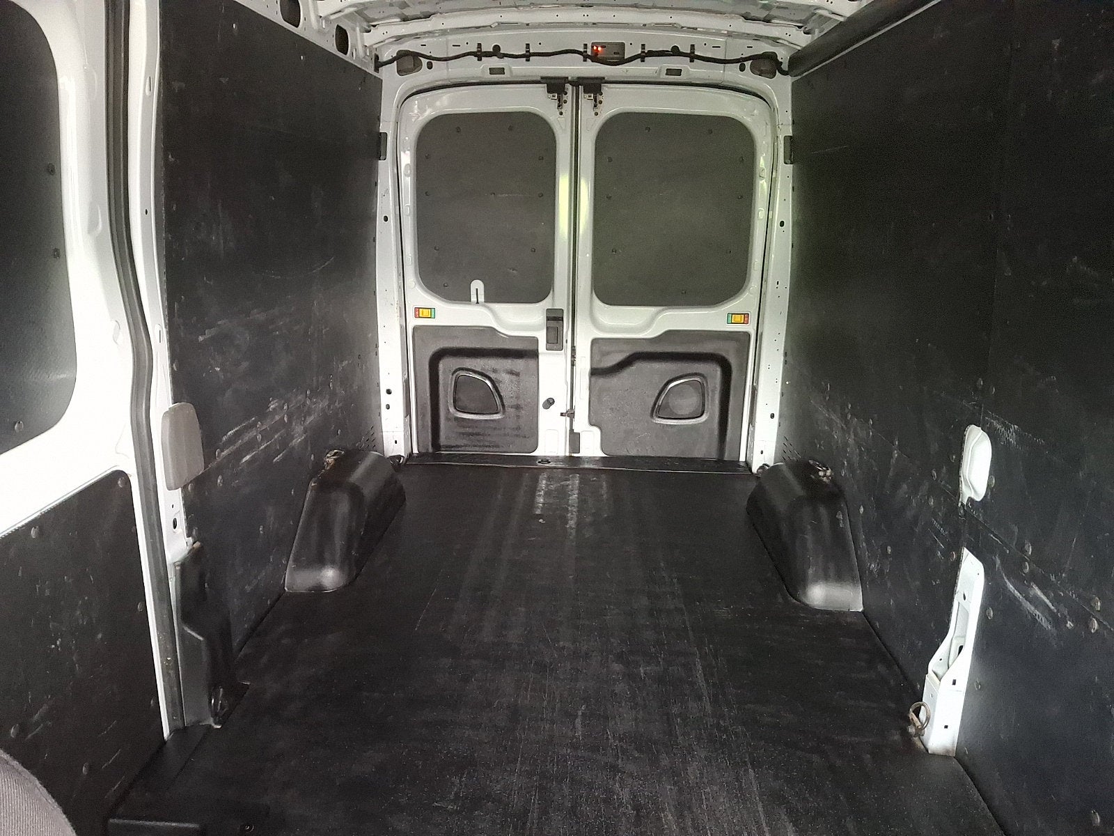 2023 Ford Transit-250 T-250 130" Med Rf 9070 GVWR RWD