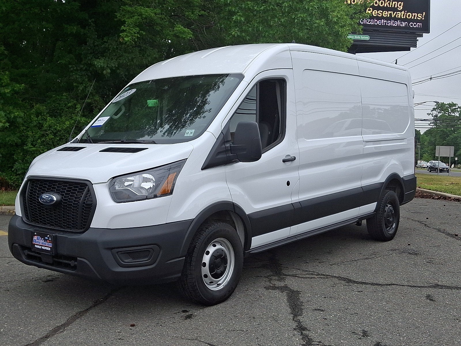 2023 Ford Transit-250 T-250 130" Med Rf 9070 GVWR RWD
