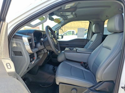 2024 Ford Super Duty F-350 DRW Base