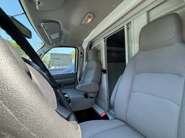 2025 Ford E-Series Cutaway Base