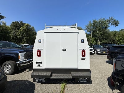 2025 Ford E-Series Cutaway Base