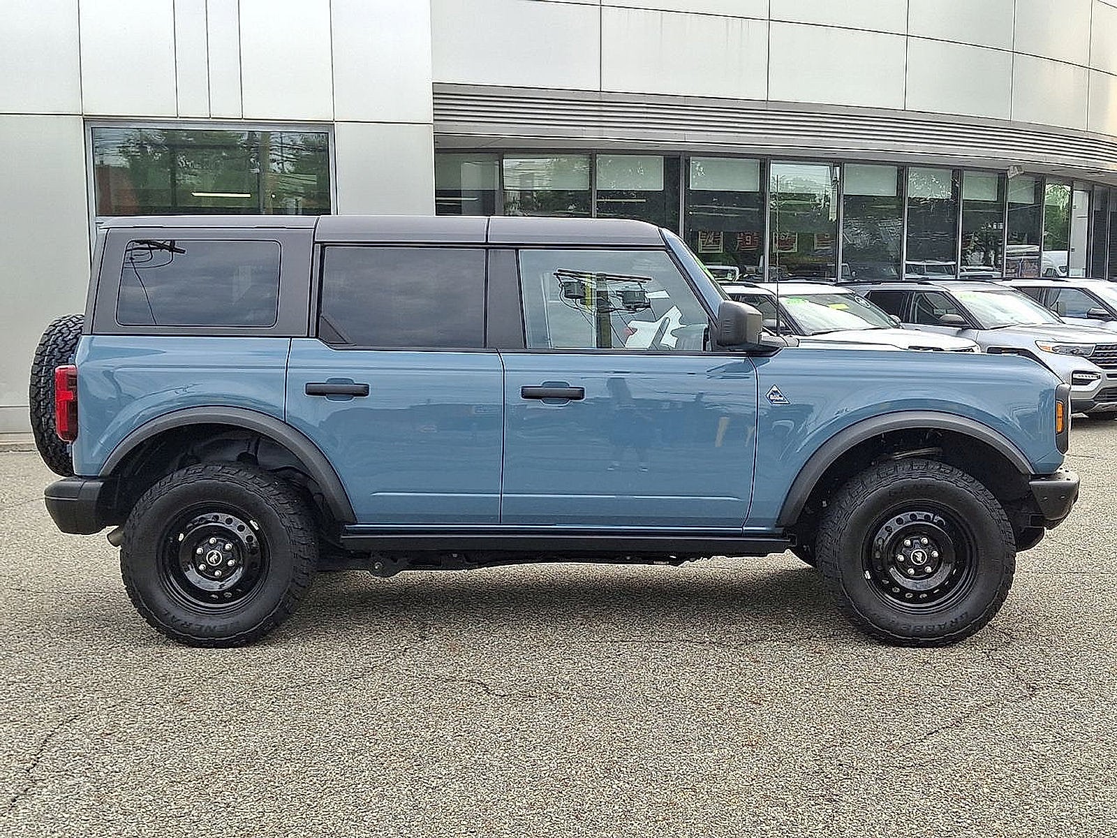 2023 Ford Bronco Base