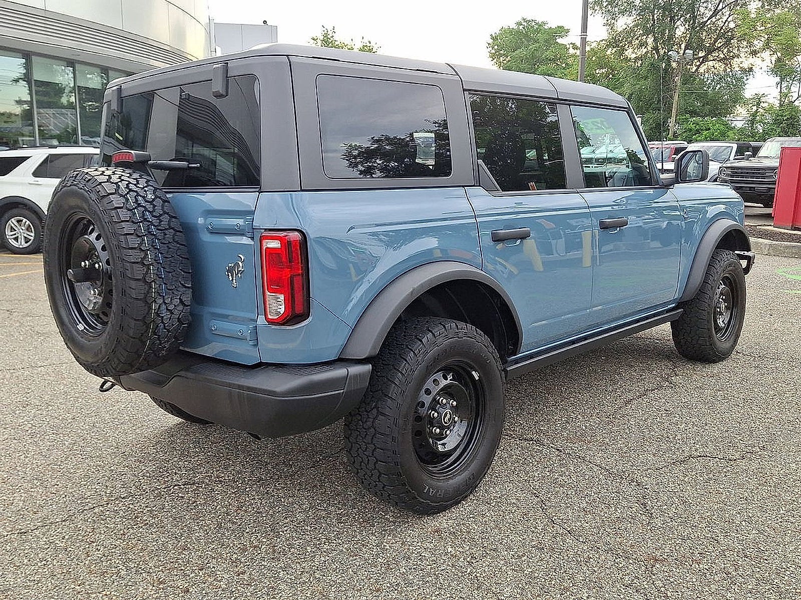 2023 Ford Bronco Base
