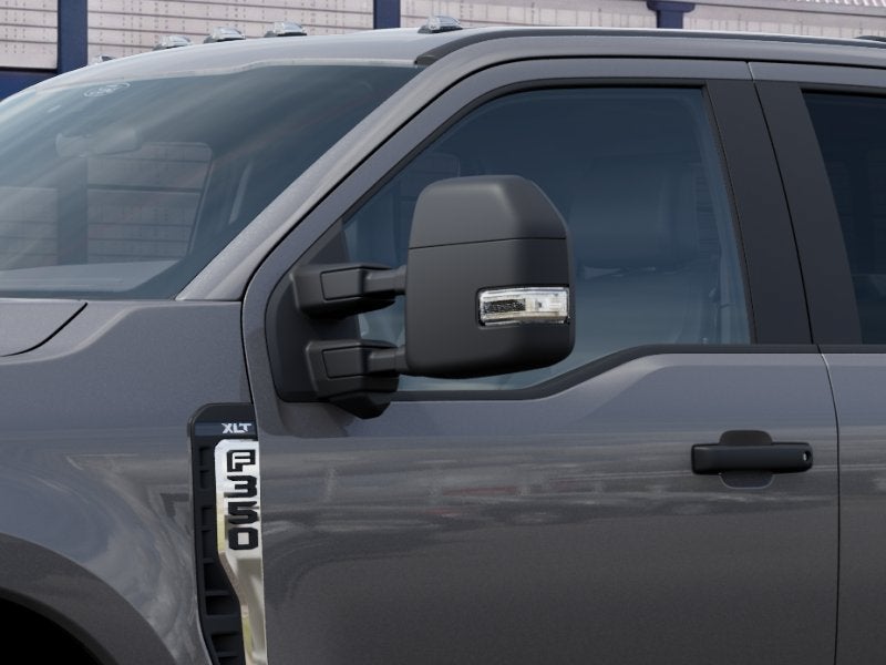 2027 Ford Super Duty F-350 SRW XLT