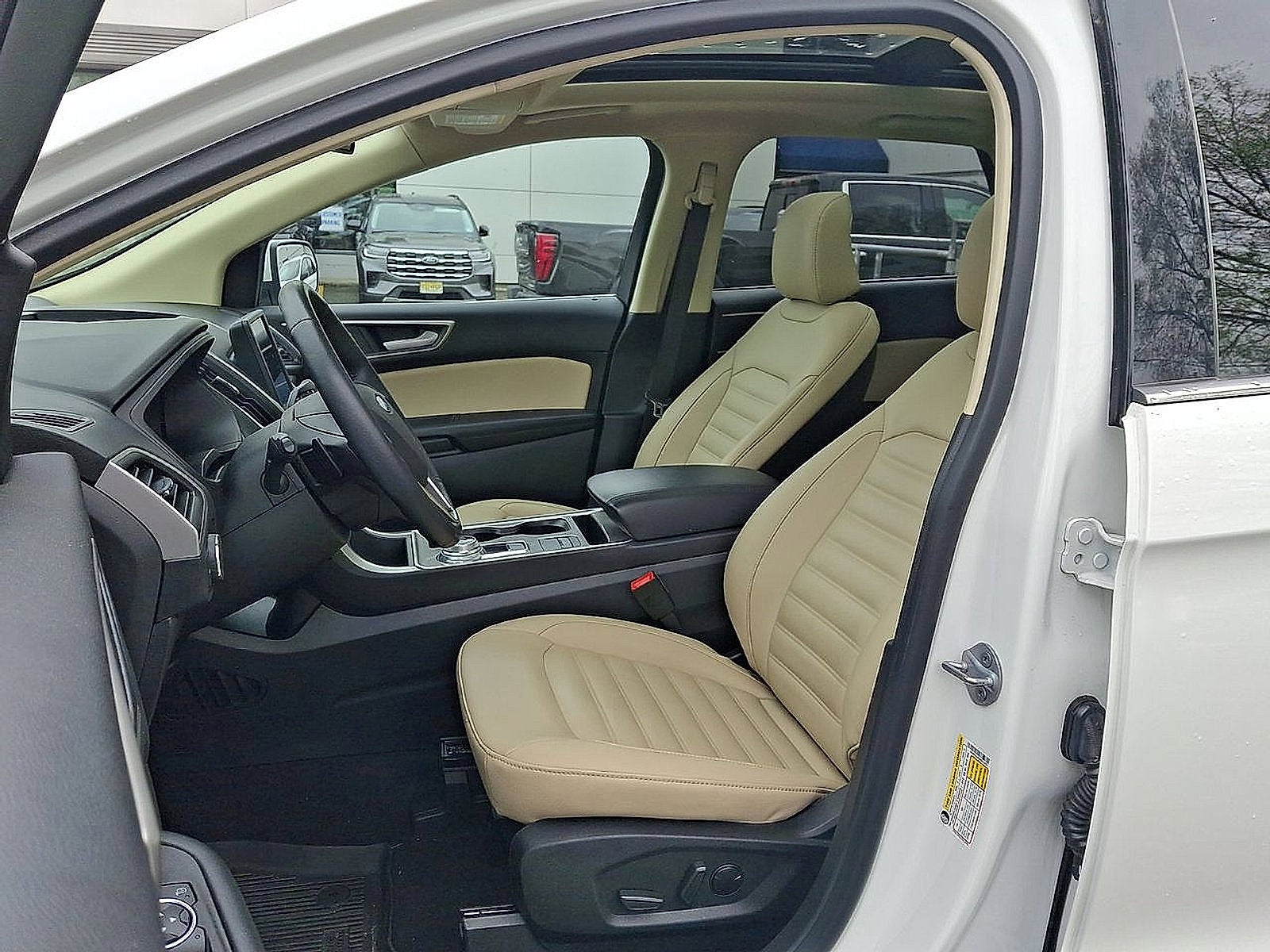 2023 Ford Edge Base