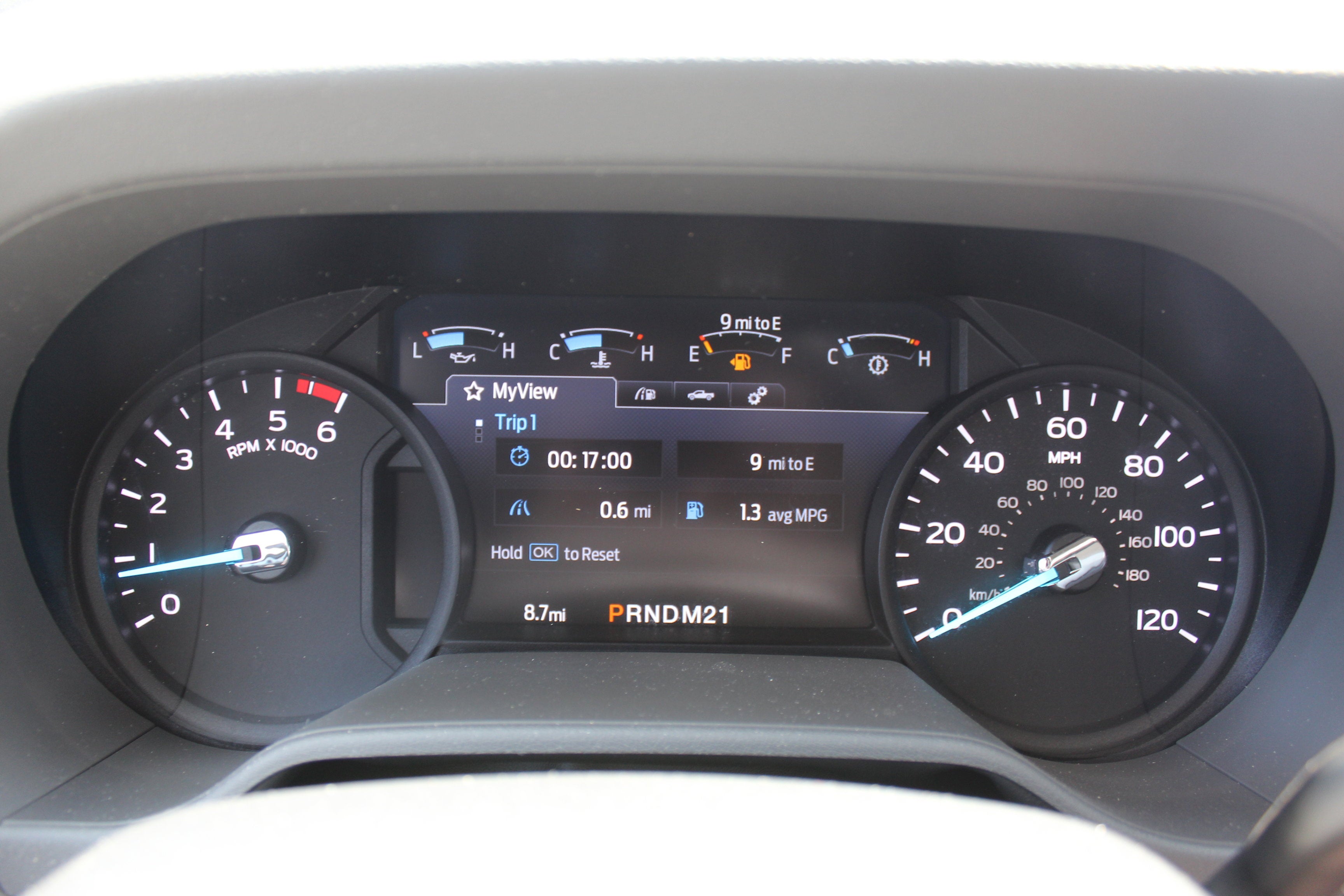 2026 Ford Dry Freight Box Truck E-350 15 FT Aluminum DuraCube Body