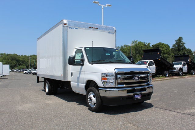 2026 Ford Dry Freight Box Truck E-350 15 FT Aluminum DuraCube Body