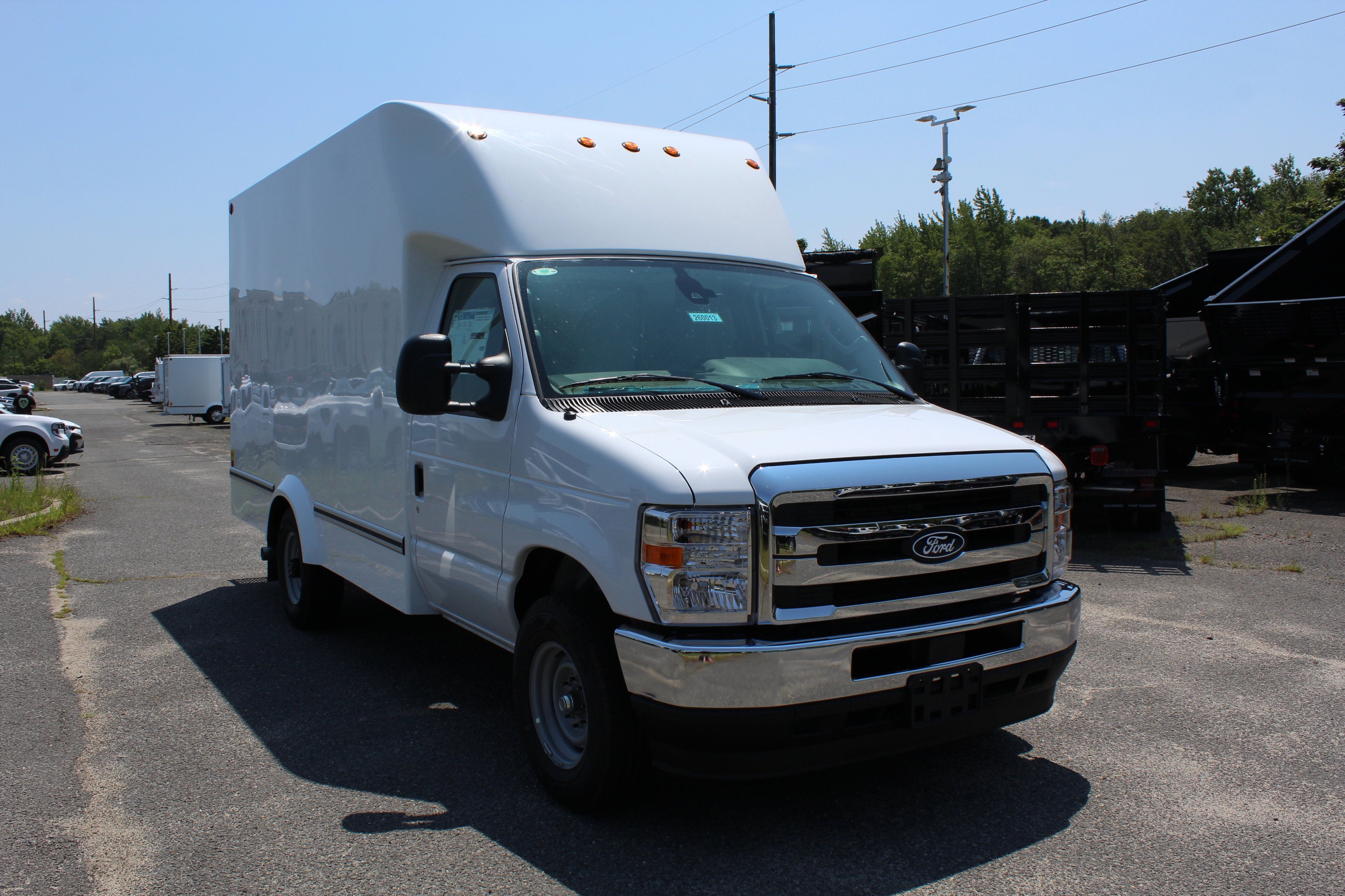 2026 Ford E-Series Cutaway Base