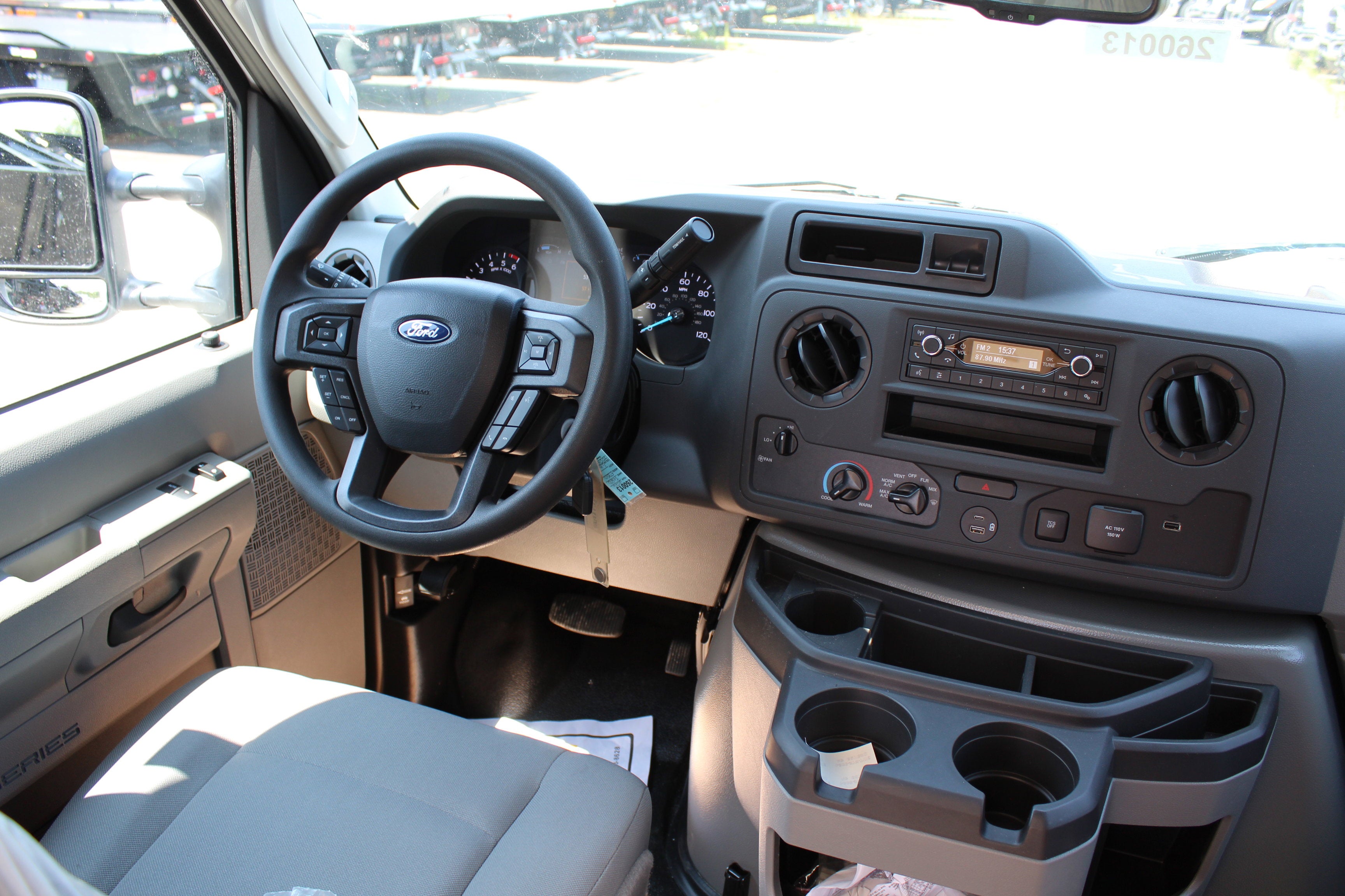 2026 Ford E-Series Cutaway 12 FT Aerocell Box