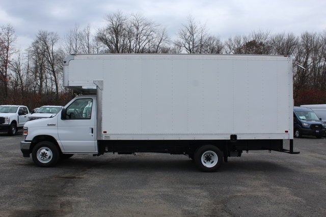 2026 Ford Dry Freight Box Truck E-450 17 FT DuraCube Body