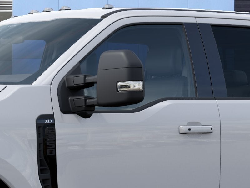 2027 Ford Super Duty F-350 SRW XLT