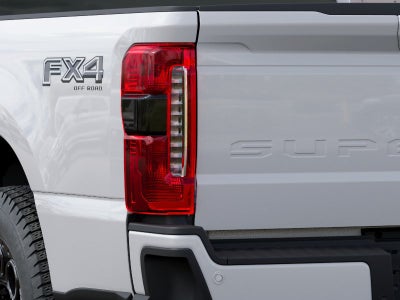 2027 Ford Super Duty F-350 SRW XLT