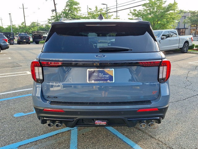 2025 Ford Explorer Base