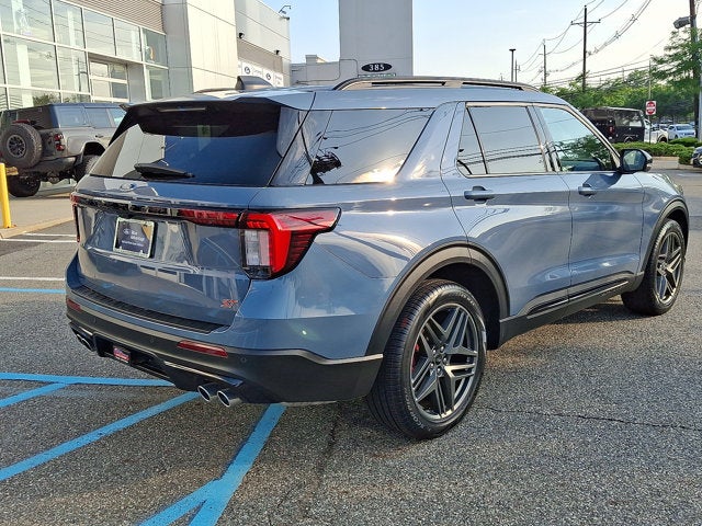 2025 Ford Explorer Base
