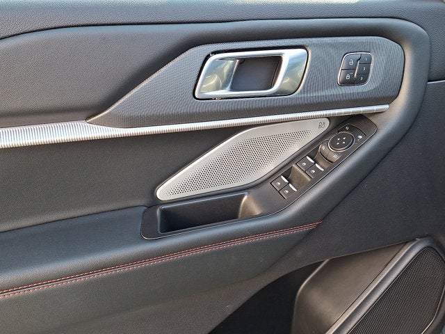 2025 Ford Explorer Base