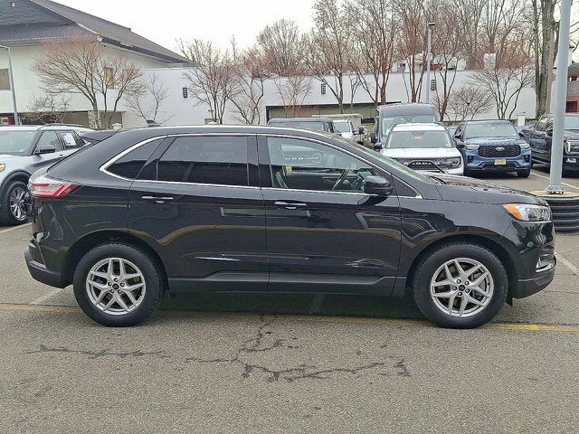 2022 Ford Edge Base