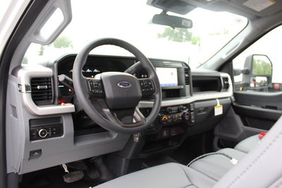 2025 Ford Chassis Cab F-350® XL