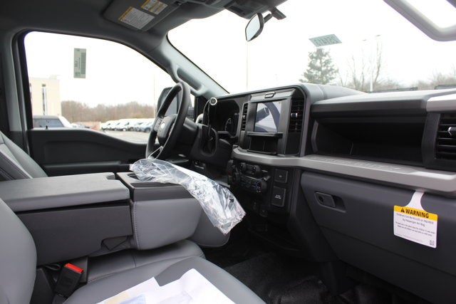 2025 Ford Chassis Cab F-600® XL