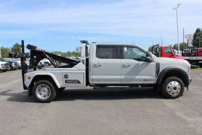 2026 Ford Chassis Cab F-550® LARIAT®