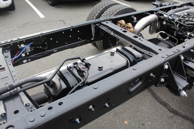 2027 Ford Chassis Cab F-550® Platinum
