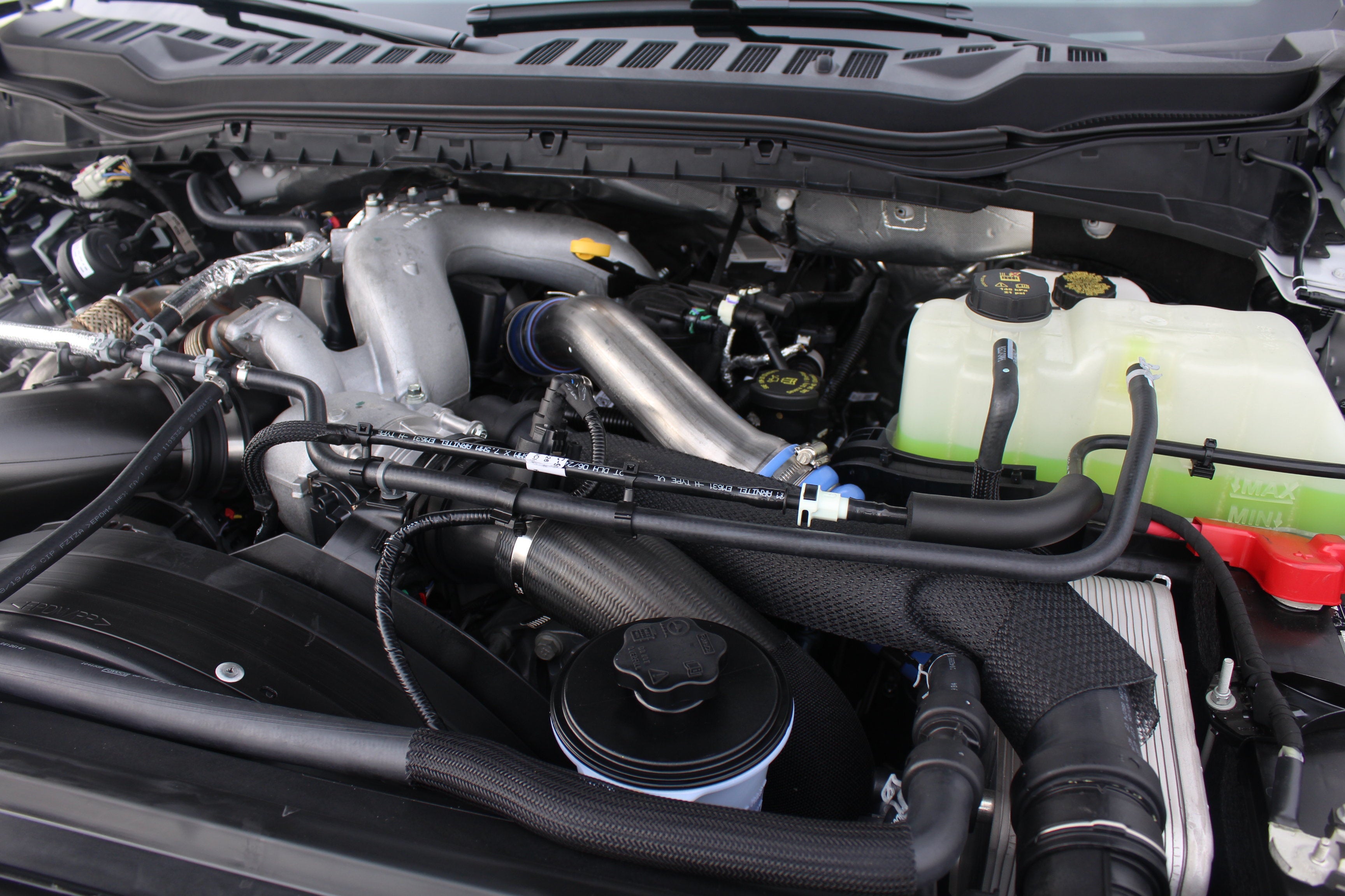 2027 Ford Chassis Cab F-550® Platinum