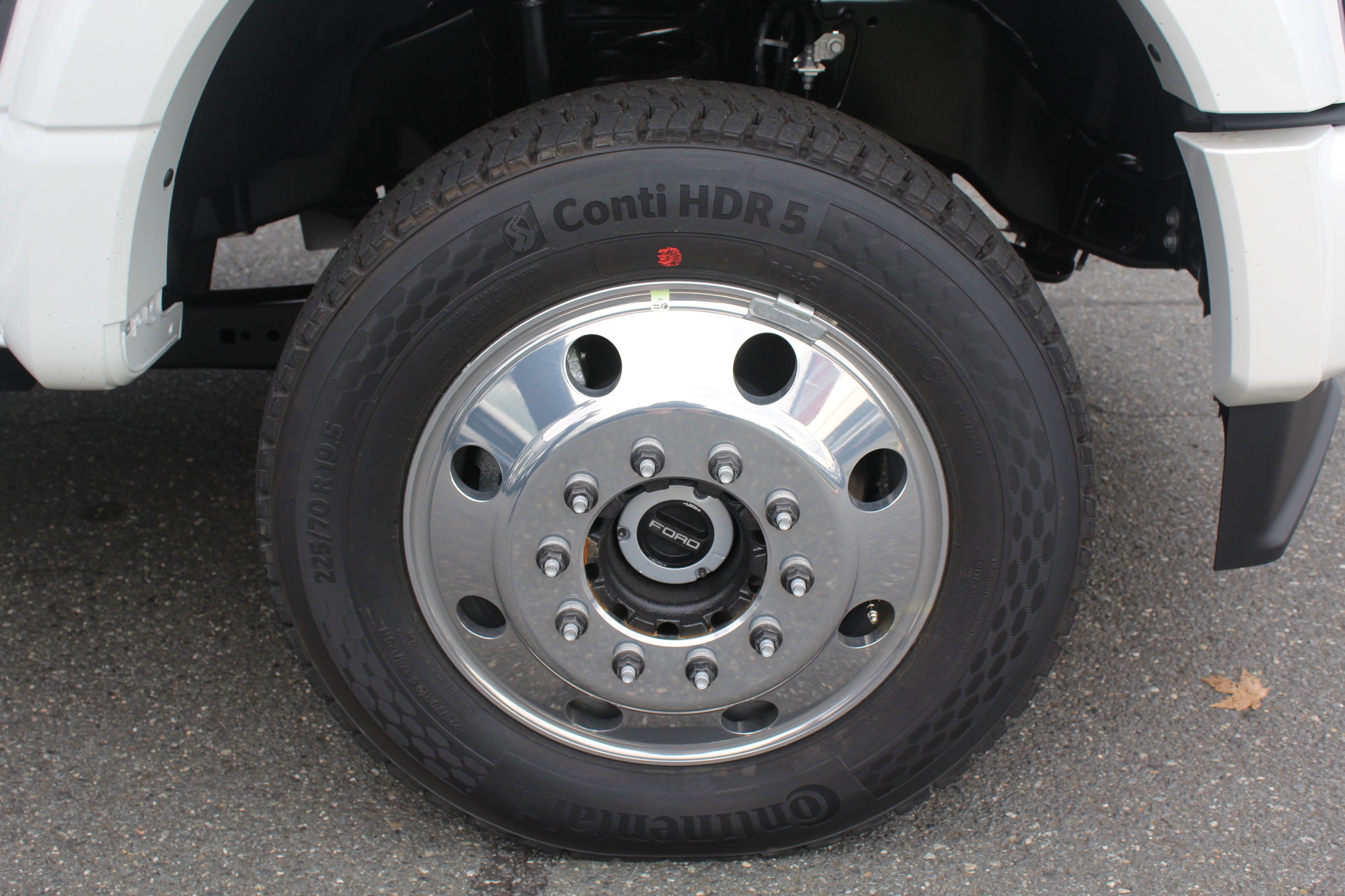 2027 Ford Chassis Cab F-550® Platinum