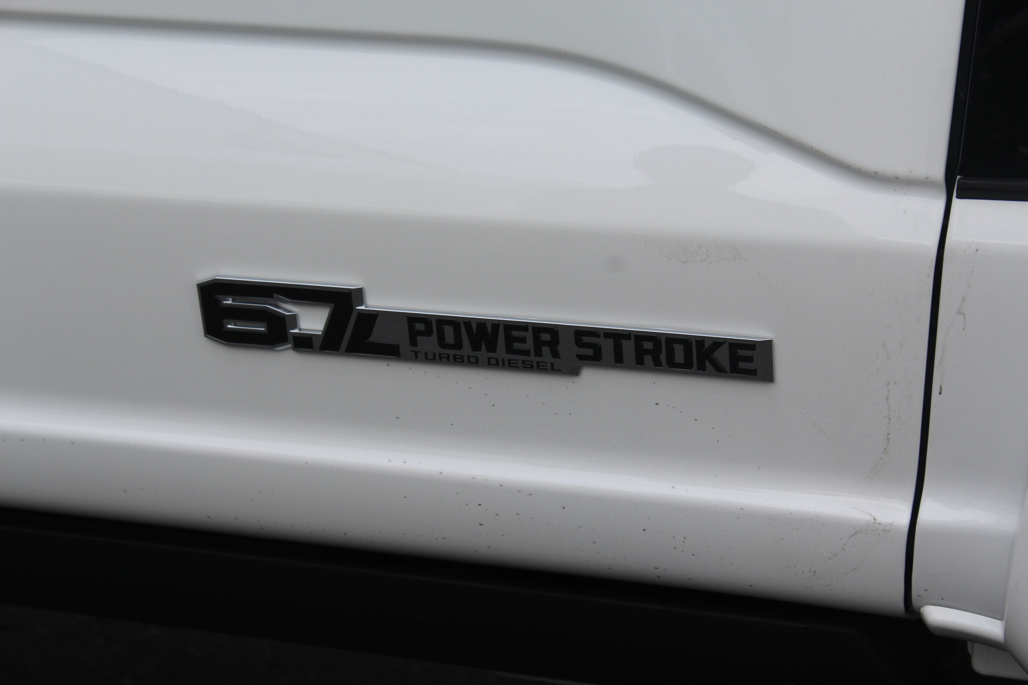 2027 Ford Chassis Cab F-550® Platinum