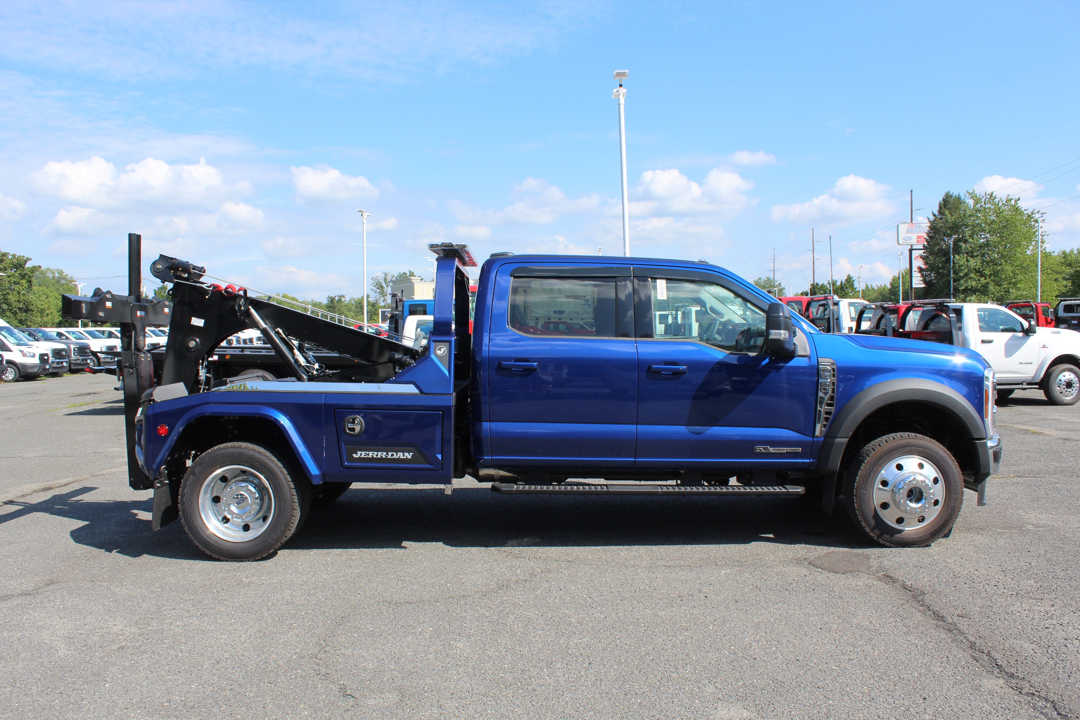 2026 Ford Chassis Cab F-550® LARIAT®
