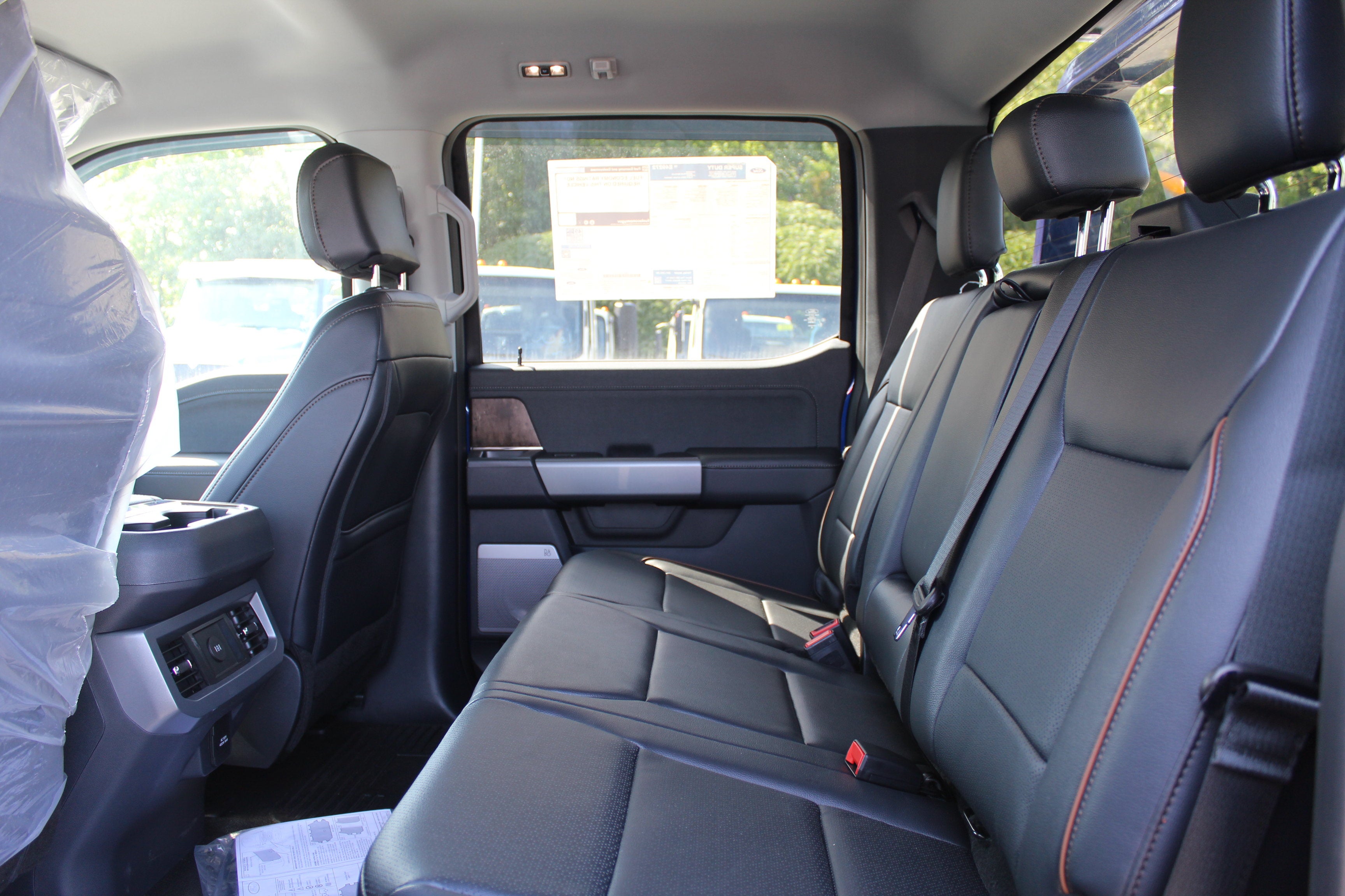 2026 Ford Chassis Cab F-550® LARIAT®