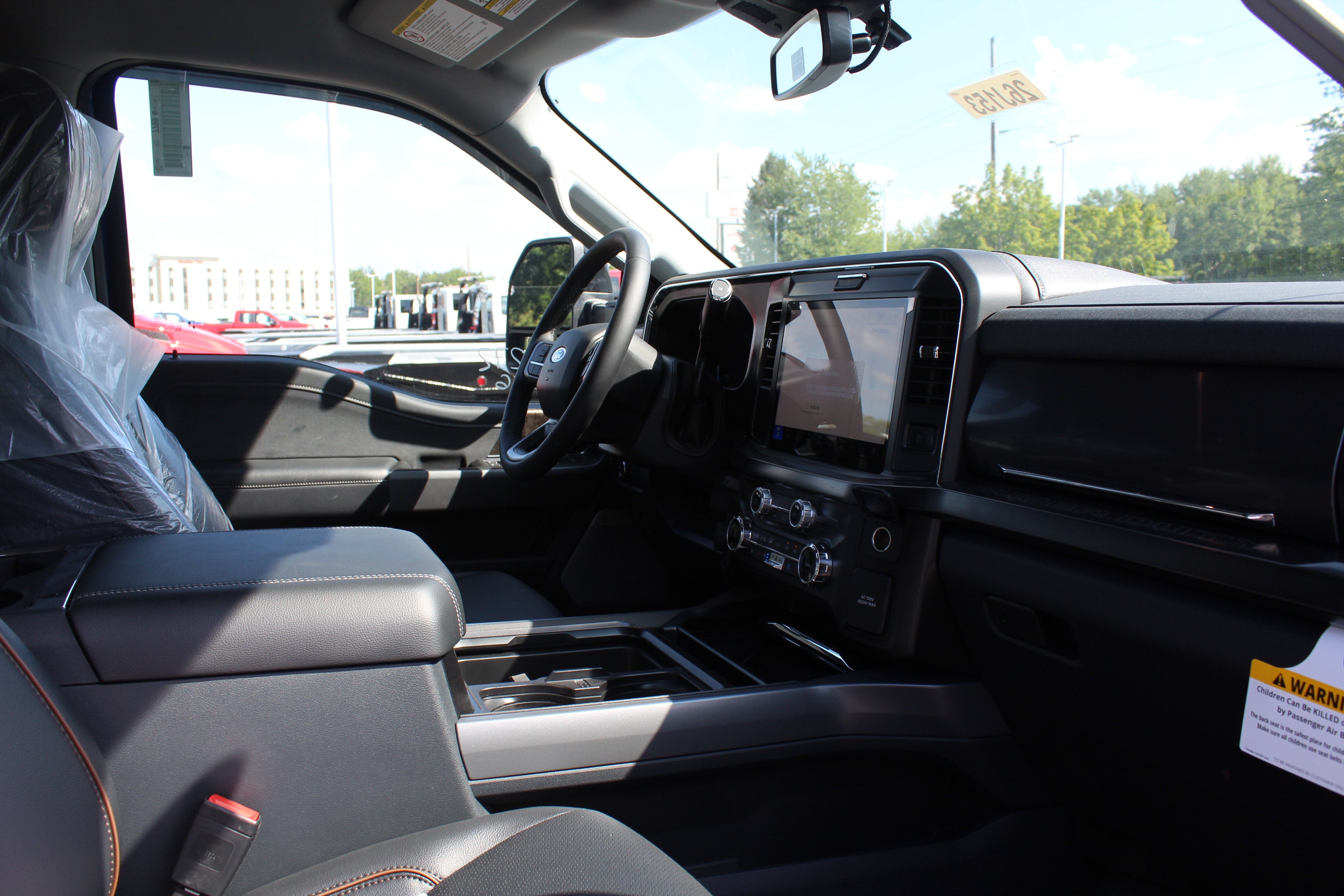 2026 Ford Chassis Cab F-550® LARIAT®