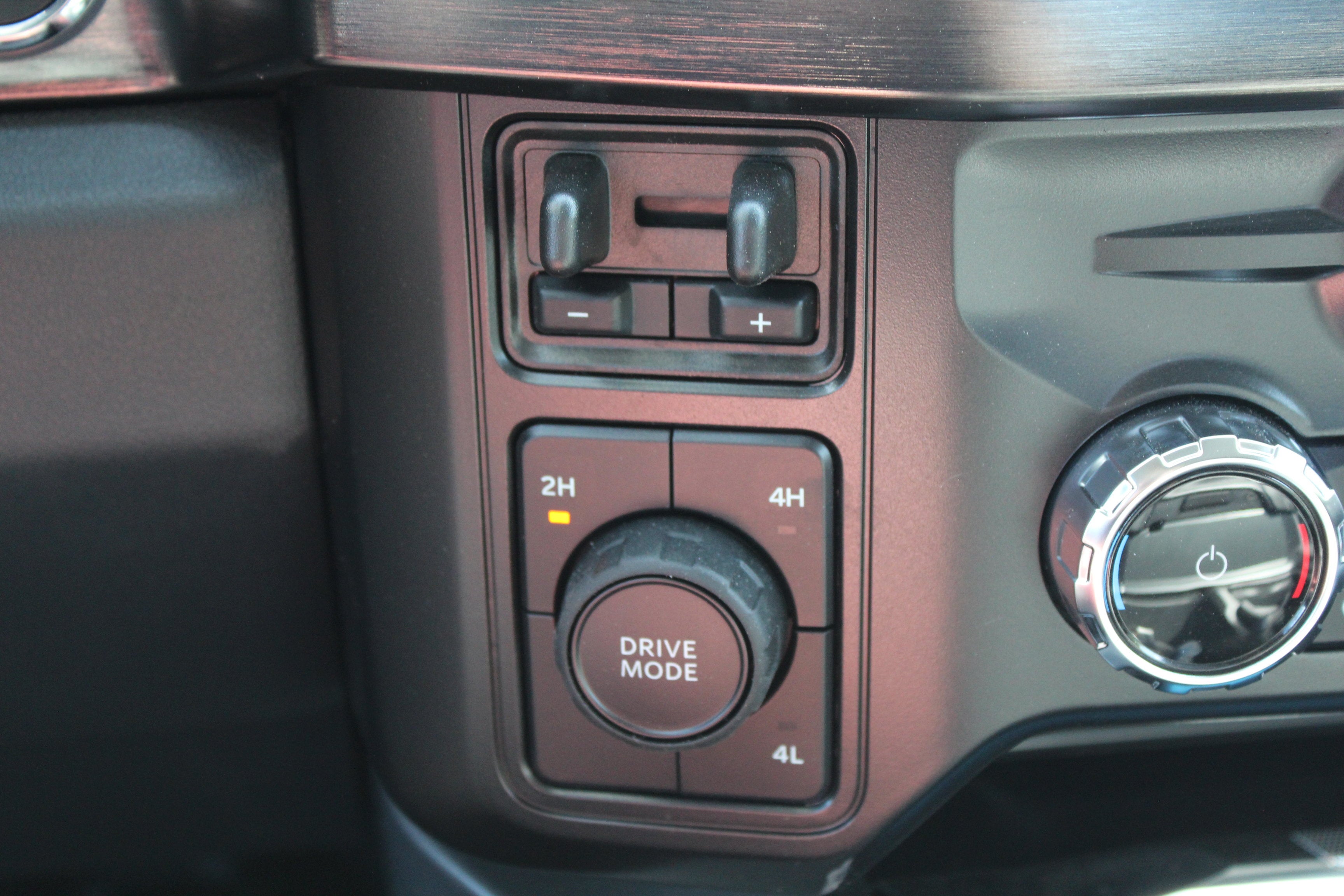 2026 Ford Chassis Cab F-550® LARIAT®