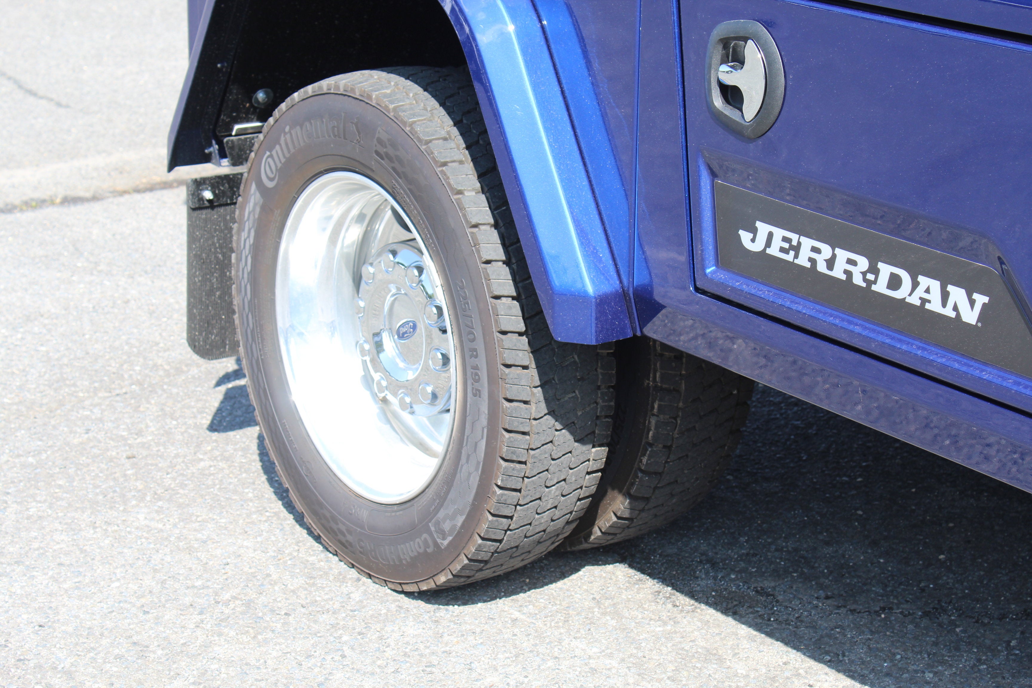 2026 Ford Chassis Cab F-550® LARIAT®