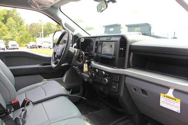 2025 Ford Chassis Cab F-550® XL