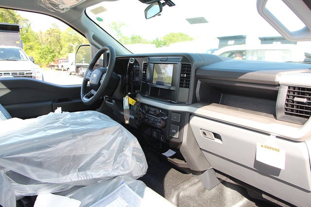 2025 Ford Chassis Cab F-450® XL