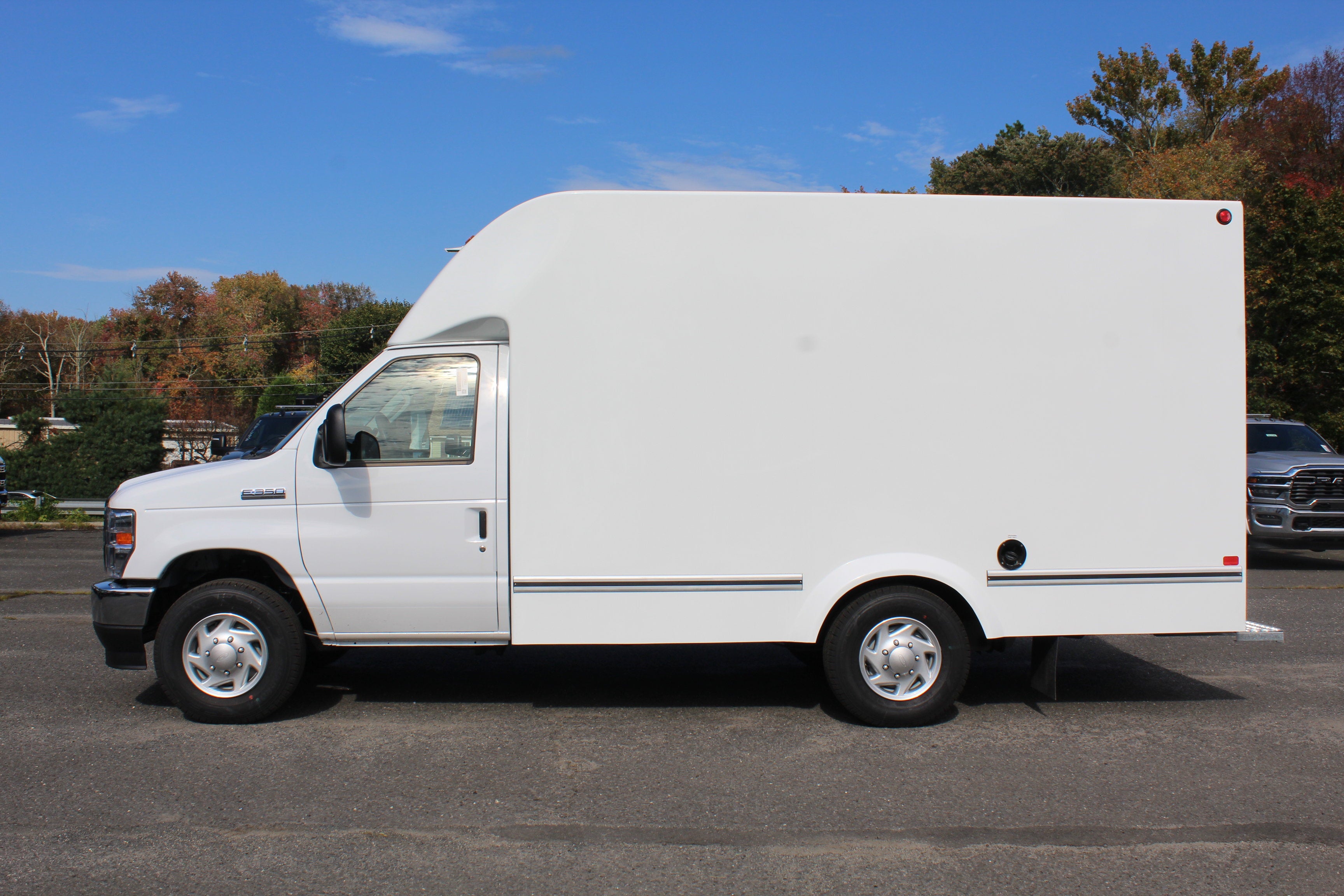 2027 Ford Econoline Cutaway E-350 SRW