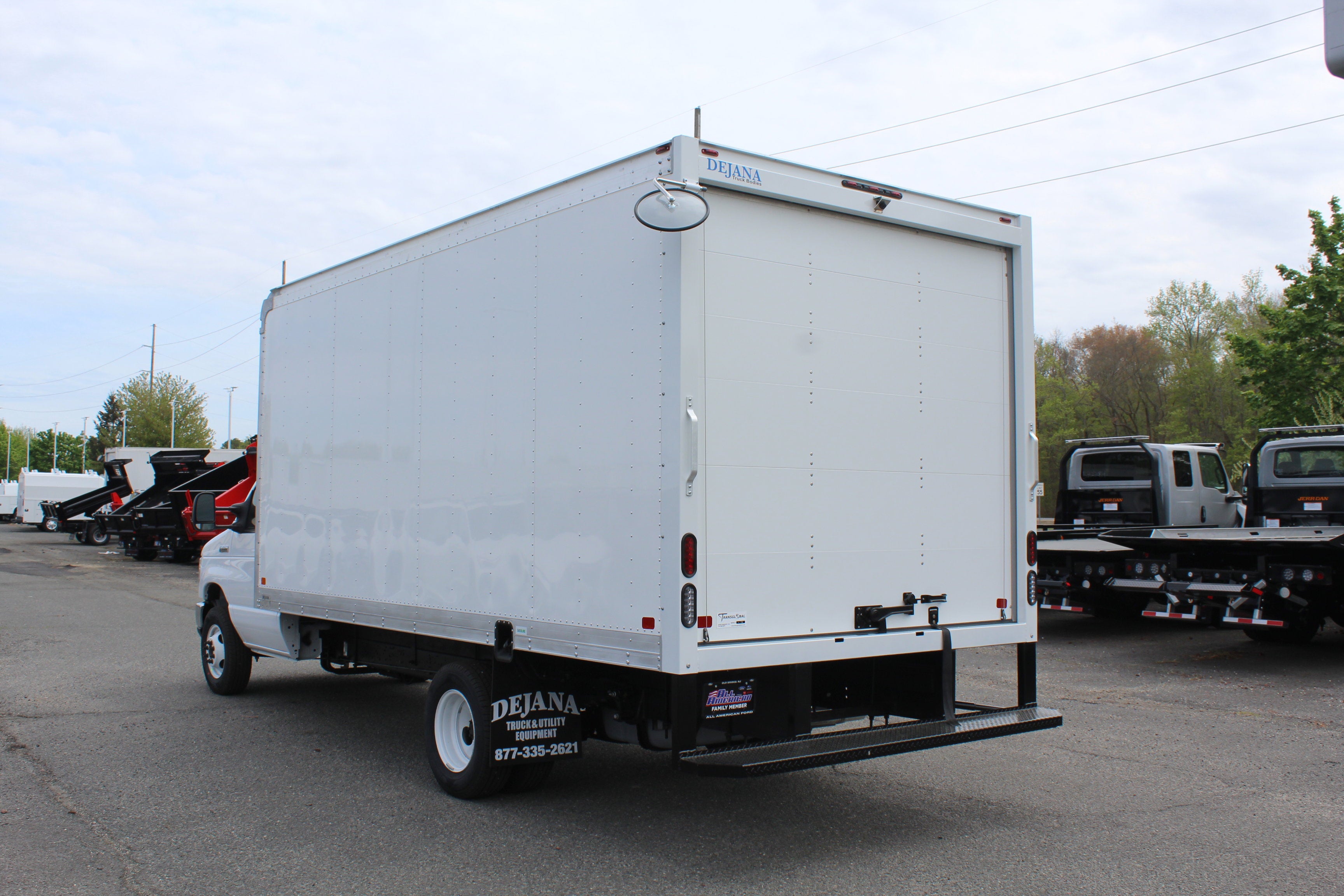 2027 Ford Econoline Cutaway E-350 SRW
