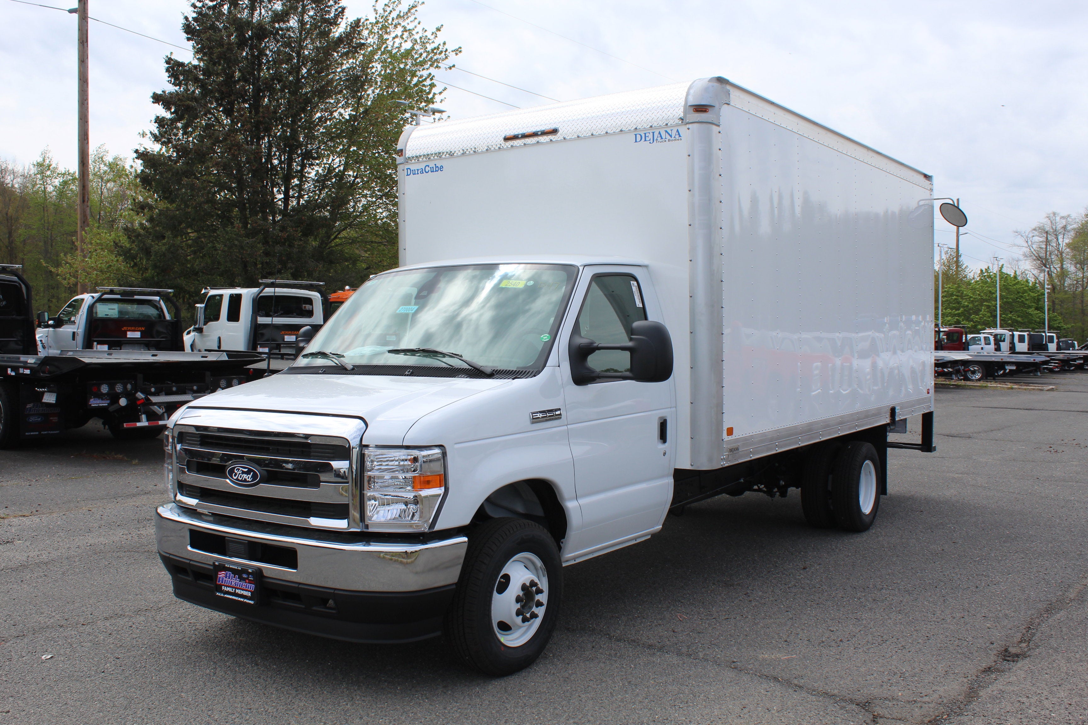 2027 Ford Econoline Cutaway E-350 SRW