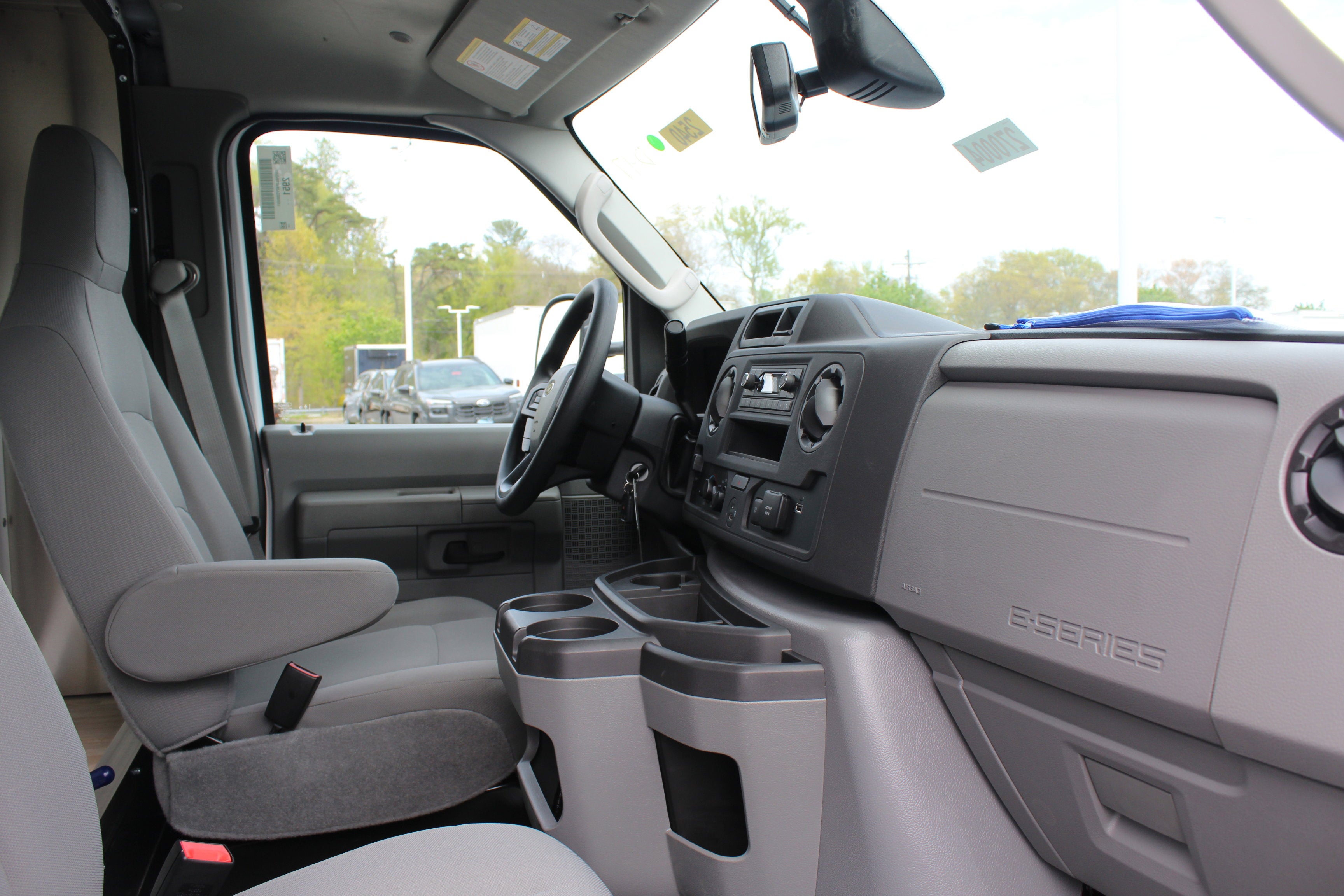 2027 Ford Econoline Cutaway E-350 SRW